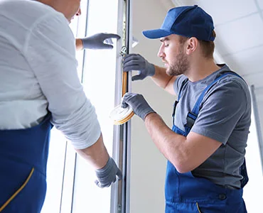 glass repair experts in Airdrie